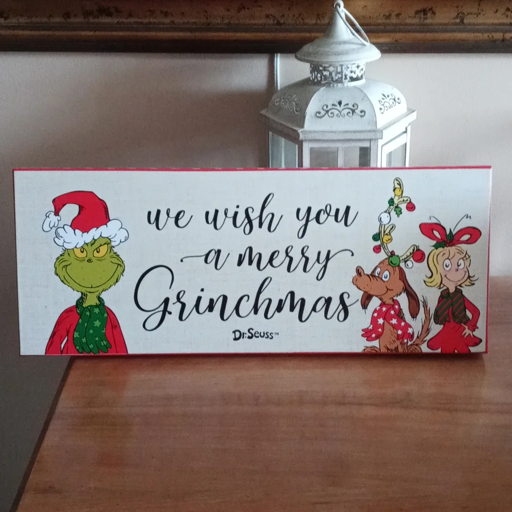 Grinch max and Cindy Lou wood Christmas decor